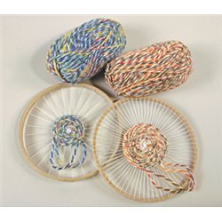 Weefraam - rond 27 cm (alleen het weefraam op foto rechts)
